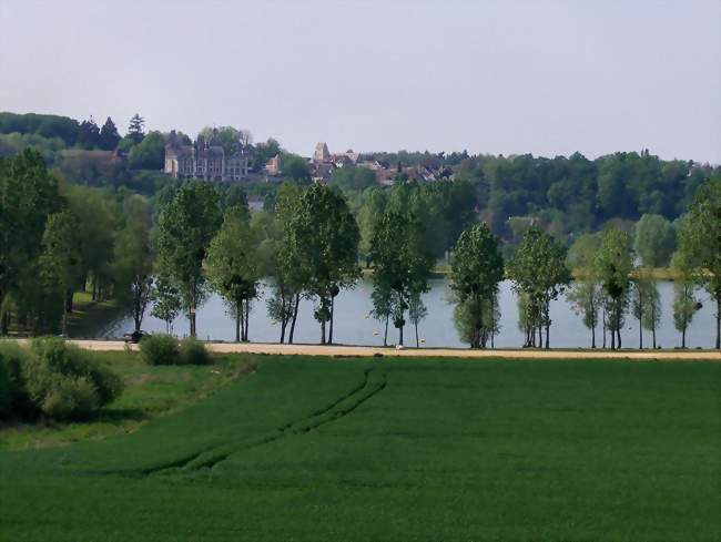 Au bord de l'eau - Montigny-le-Gannelon (28220) - Eure-et-Loir
