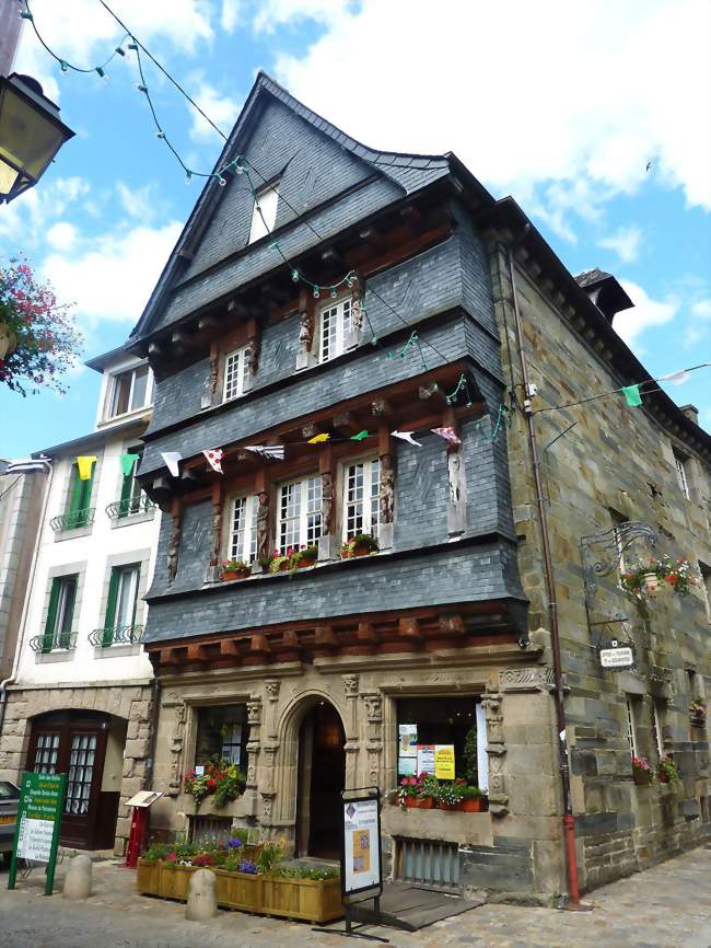 La « maison du sénéchal » (XVIe siècle) devenue syndicat d'initiative - Carhaix-Plouguer (29270) - Finistère