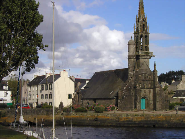 L'église Notre-Dame-de-Bonne-Nouvelle et le Camfrout - Hôpital-Camfrout (29460) - Finistère