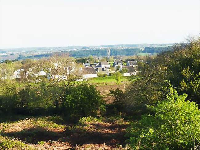 Le bourg vu depuis la Butte du Télégraphe - Lampaul-Guimiliau (29400) - Finistère
