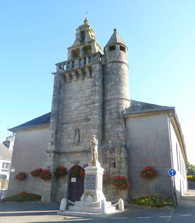 L'église paroissiale Saint-Jean-Baptiste et son clocher-mur datant de 1751 - Lannéanou (29640) - Finistère