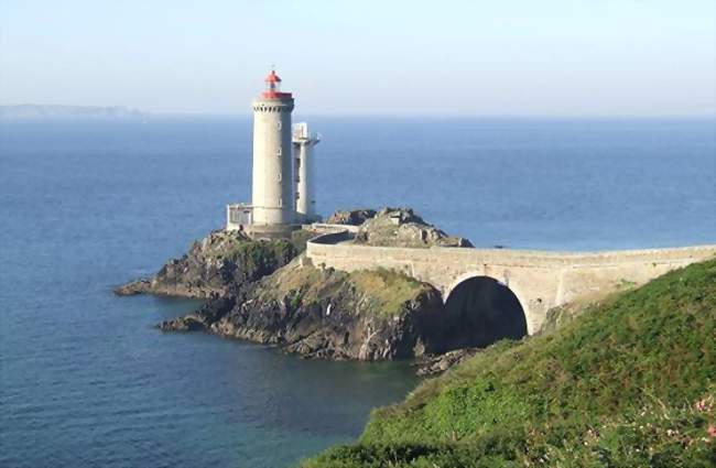 CONCERT MARINS D'IROISE et ECHAPPEE BELLE