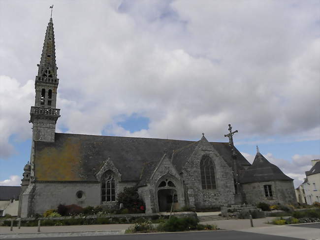 Vue méridionale de l'église Saint-Cadoan - Poullan-sur-Mer (29100) - Finistère