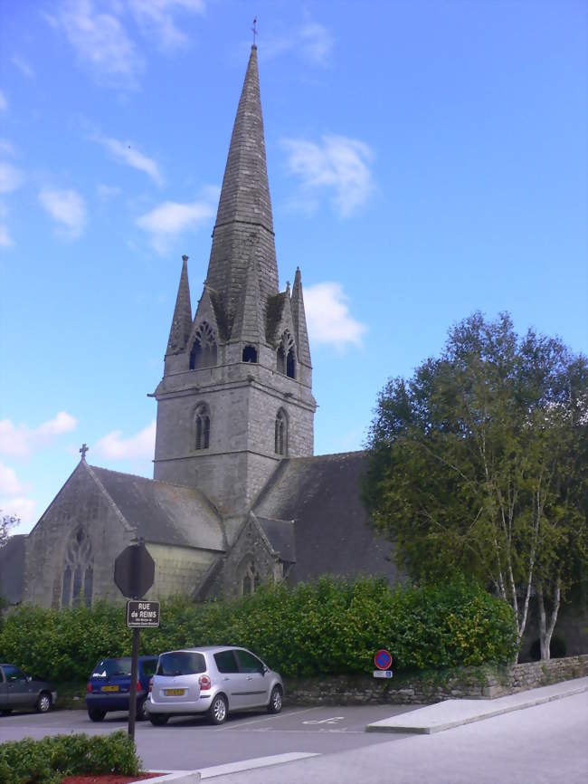 L'église de Rosporden et son imposant clocher - Rosporden (29140) - Finistère