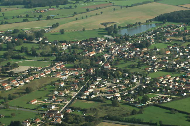 Vue aérienne de Lusigny - Lusigny (03230) - Allier