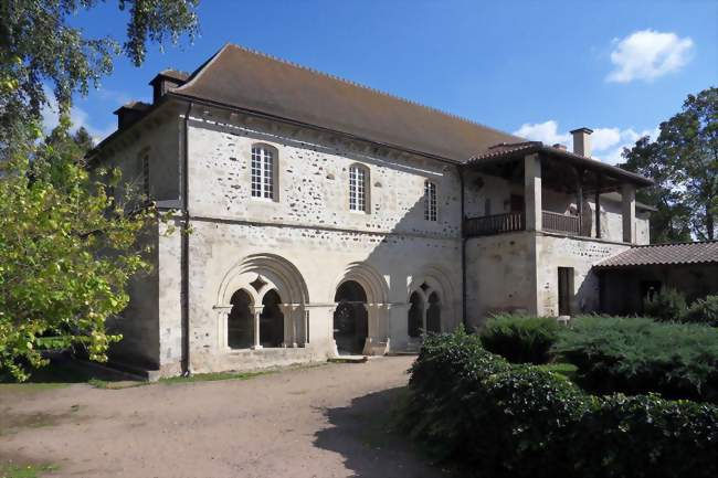 Abbaye Saint-Gilbert de Neuffontaines à Saint-Didier-la-Forêt - Saint-Didier-la-Forêt (03110) - Allier