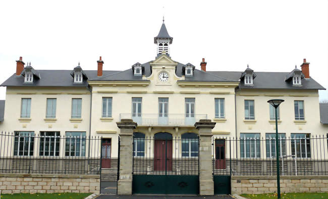 La mairie - Tronget (03240) - Allier