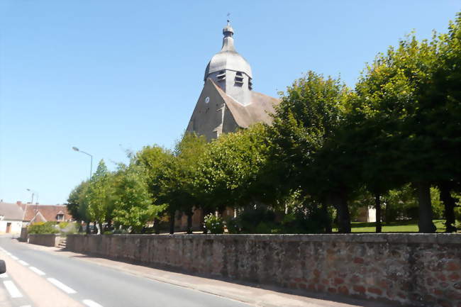 Vue sur l'église d'Urçay et son clocher - Urçay (03360) - Allier