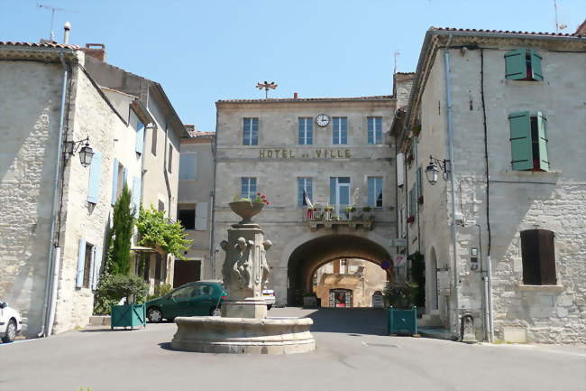L'ancien Hôtel de ville de Barjac - Barjac (30430) - Gard