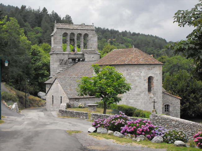 L'église et son clocher à peigne - Concoules (30450) - Gard