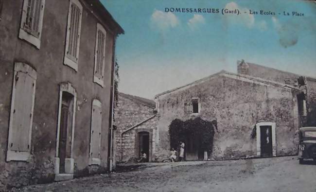 Place de l'école - Domessargues (30350) - Gard