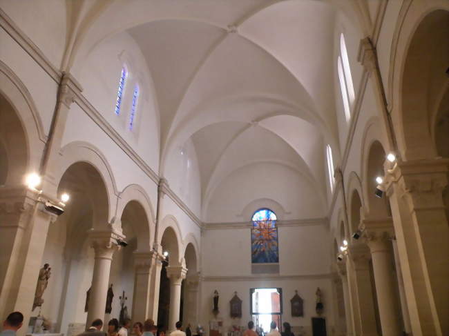 Église Saint-Pierre - Marguerittes (30320) - Gard