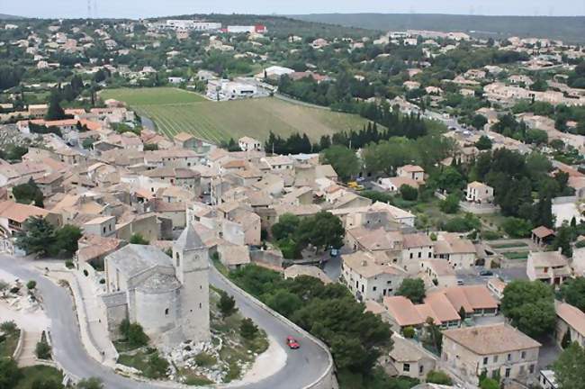 Vue du Castelas et d'un bout du village - Rochefort-du-Gard (30650) - Gard