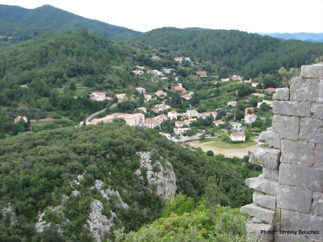 Village de Saint-Jean-du-Pin pris en photo depuis les ruines du Castellas à 285m d'altitude - Saint-Jean-du-Pin (30140) - Gard