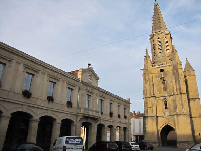 Mairie et église - Boulogne-sur-Gesse (31350) - Haute-Garonne