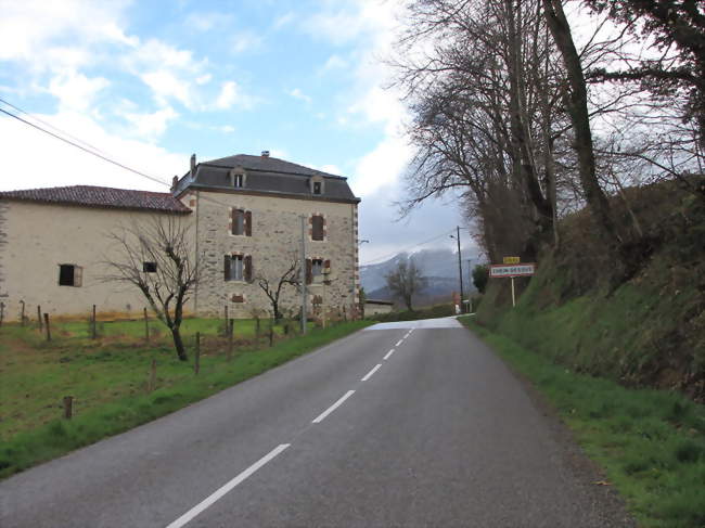 Entrée du village - Chein-Dessus (31160) - Haute-Garonne