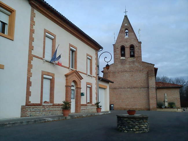 Mairie et église - Goutevernisse (31310) - Haute-Garonne