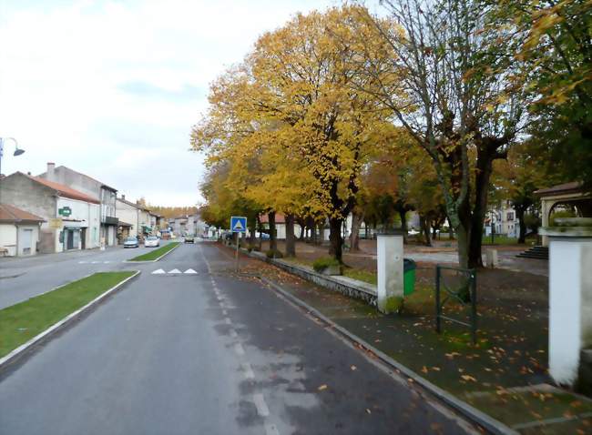 Entrée du village - Labarthe-Rivière (31800) - Haute-Garonne