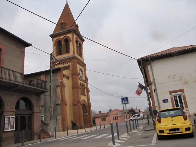Église et mairie - Labastide-Clermont (31370) - Haute-Garonne