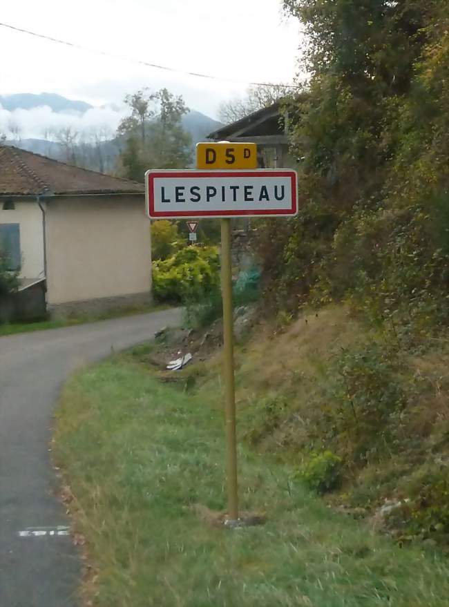 Entrée du village - Lespiteau (31160) - Haute-Garonne