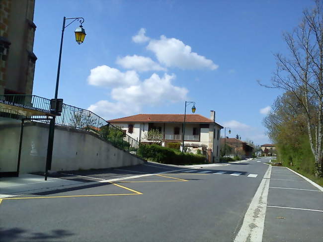 Rue principale - Lilhac (31230) - Haute-Garonne