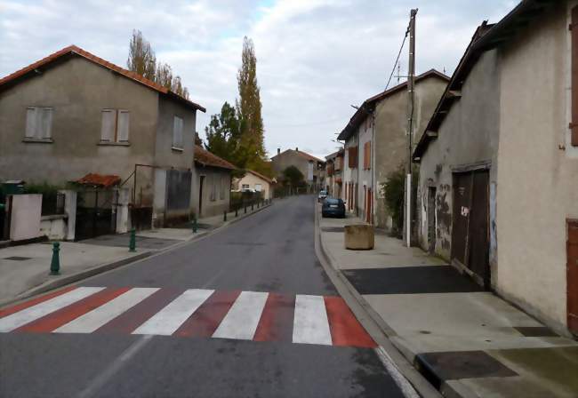 Une rue de Miramont-de-Comminges - Miramont-de-Comminges (31800) - Haute-Garonne