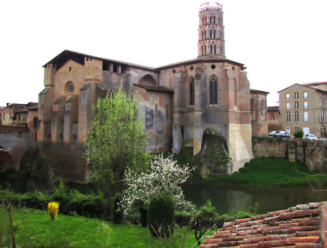 L'ancienne cathédrale et le village de Rieux - Rieux-Volvestre (31310) - Haute-Garonne