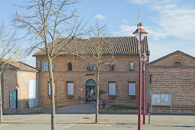 La Mairie - Larra (31330) - Haute-Garonne