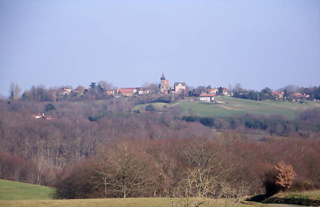 Avéron-Bergelle vu depuis la route de Loubédat - Avéron-Bergelle (32290) - Gers