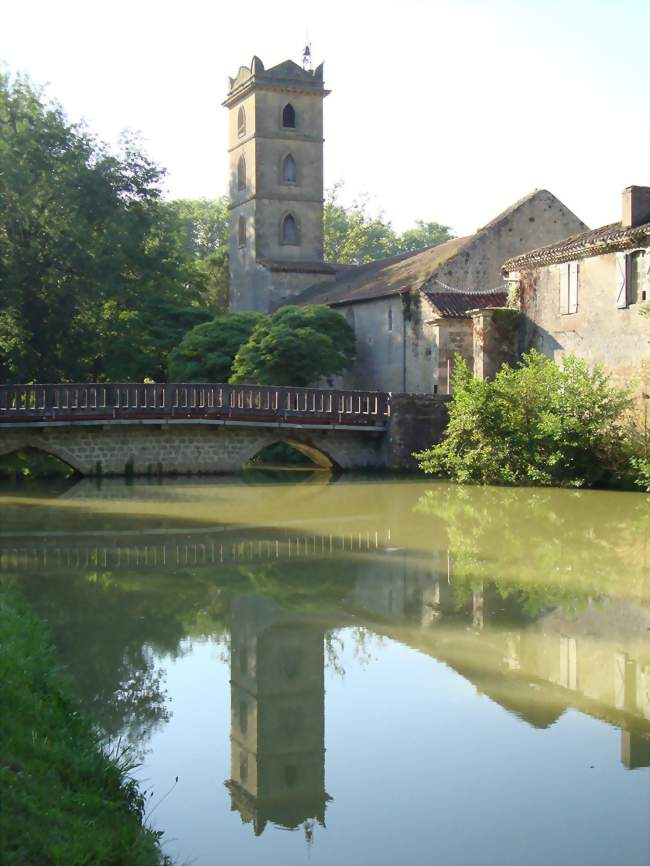Église et pont sur la Petite Baïse - L'Isle-de-Noé (32300) - Gers