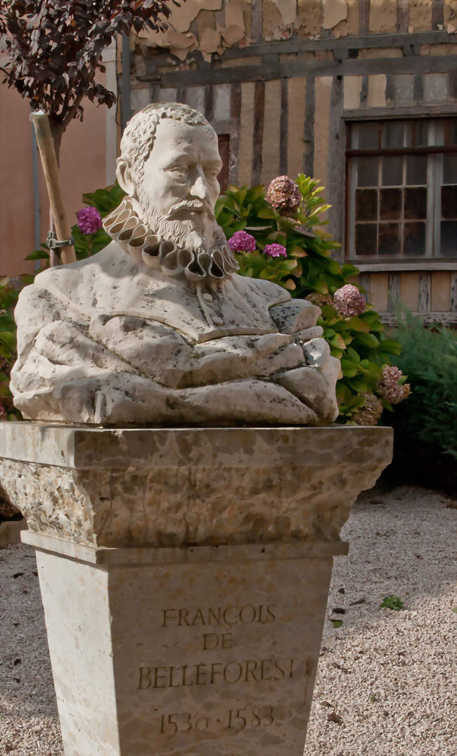 Buste de François de Belleforest - Samatan (32130) - Gers