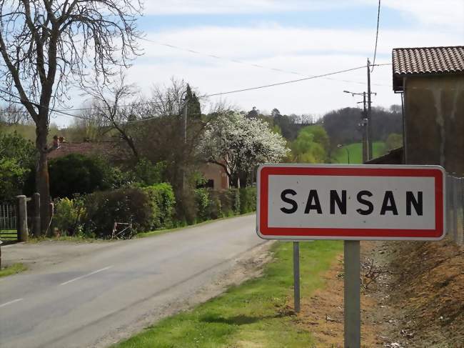 Entrée de Sansan - Sansan (32260) - Gers