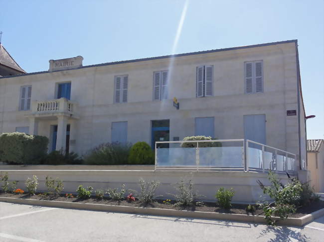 Mairie d'Anglade - Anglade (33390) - Gironde