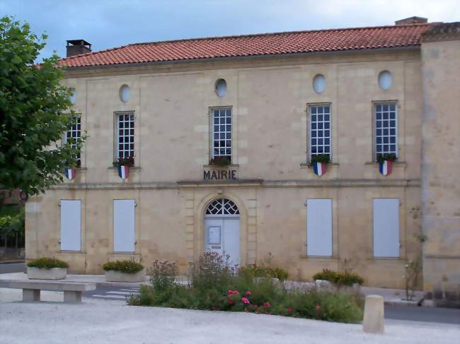 La mairie (août 2012) - Blasimon (33540) - Gironde
