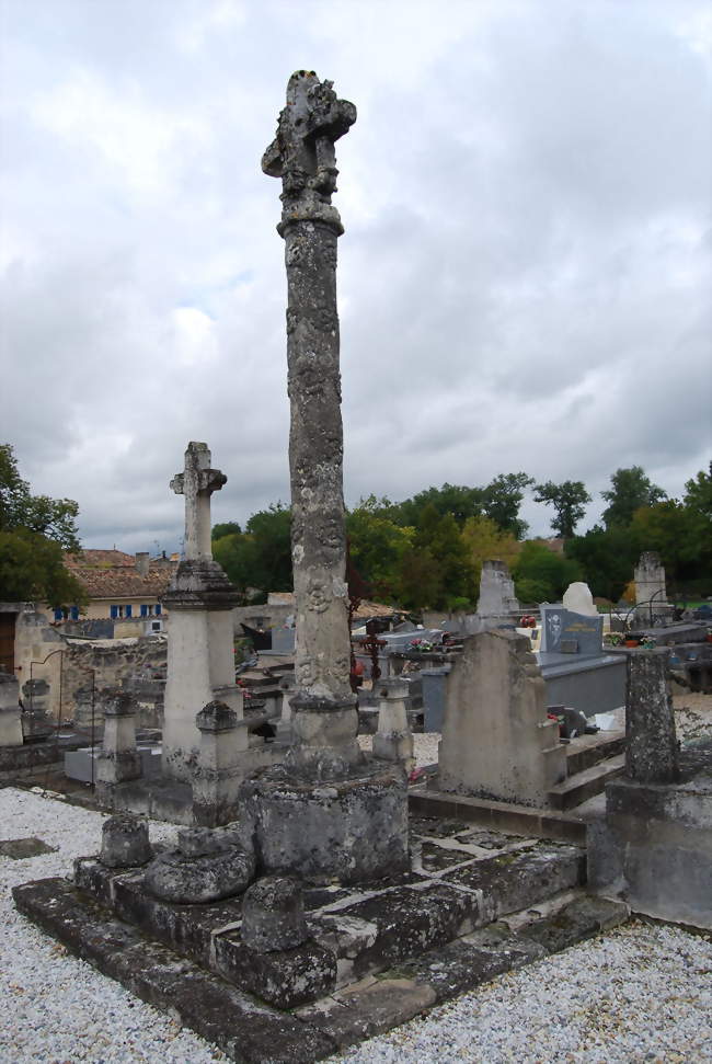 Croix de cimetière à Daignac - Daignac (33420) - Gironde