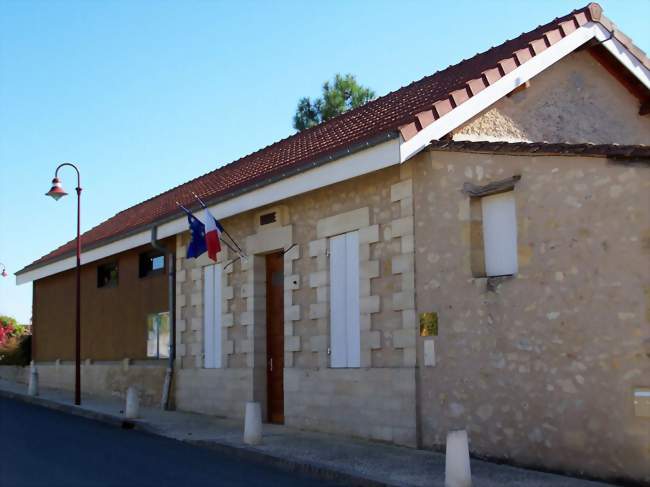 La mairie (oct 2012) - Daubèze (33540) - Gironde