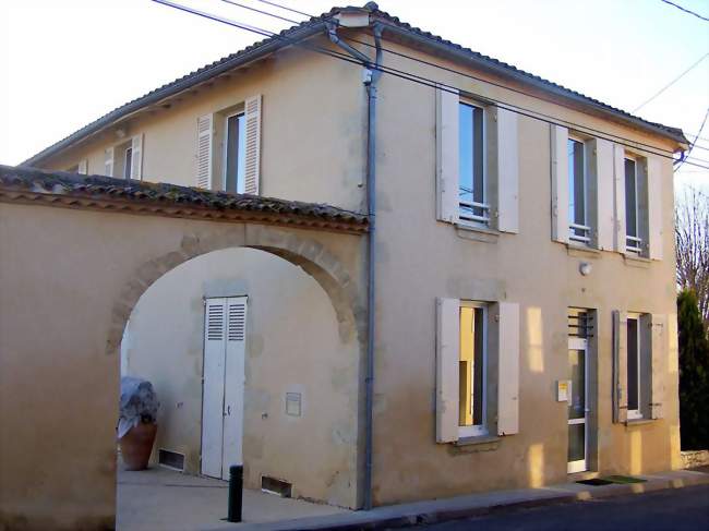 La mairie (fév 2010) - Les Esseintes (33190) - Gironde