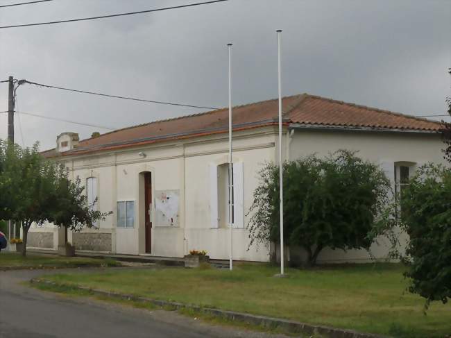La mairie de Fours - Fours (33390) - Gironde