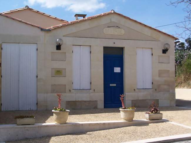 La mairie (août 2012) - Listrac-de-Durèze (33790) - Gironde