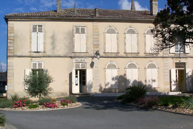 La mairie (août 2011) - Morizès (33190) - Gironde