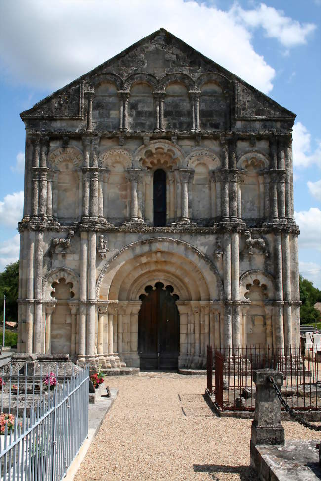 L'église Saint-Pierre - Petit-Palais-et-Cornemps (33570) - Gironde