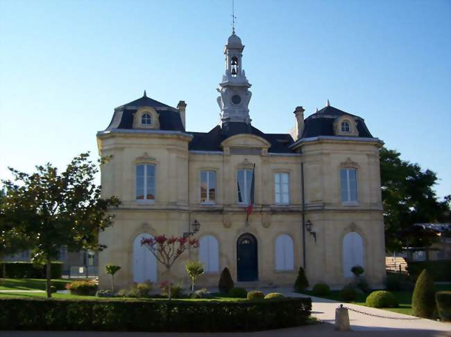 L'hôtel de ville (oct 2012) - Rauzan (33420) - Gironde