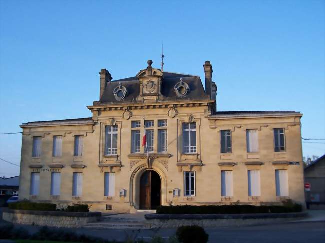 La mairie (nov 2012) - Rions (33410) - Gironde