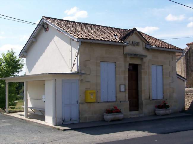 La mairie (août 2012) - Saint-Antoine-du-Queyret (33790) - Gironde