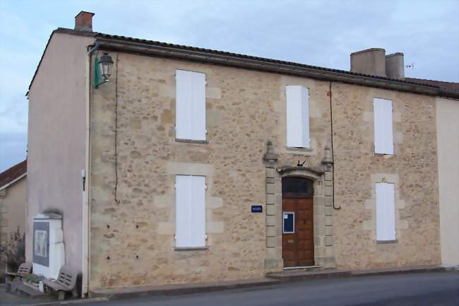 La mairie (déc 2011) - Saint-Martial (33490) - Gironde