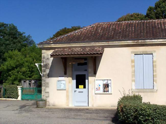 La mairie (août 2012) - Saint-Michel-de-Castelnau (33840) - Gironde