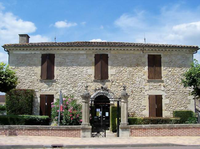 La mairie (juin 2009) - Saint-Pierre-de-Mons (33210) - Gironde