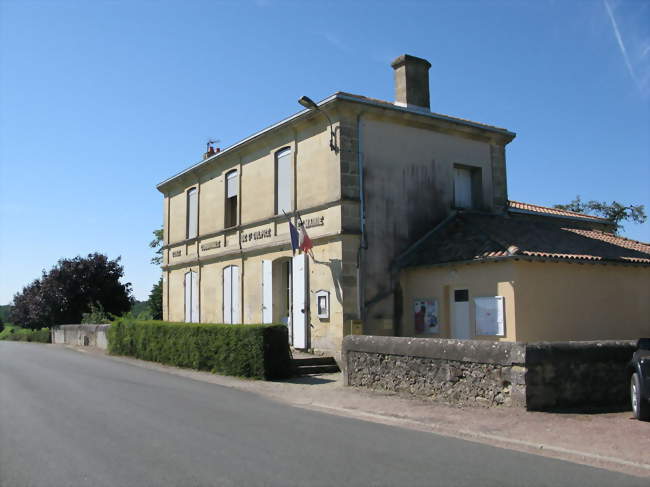 La mairie (août 2011) - Saint-Sulpice-de-Pommiers (33540) - Gironde
