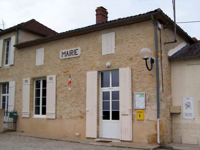 La mairie (mars 2012) - Semens (33490) - Gironde