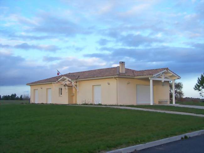 La mairie (déc 2009) - Sigalens (33690) - Gironde